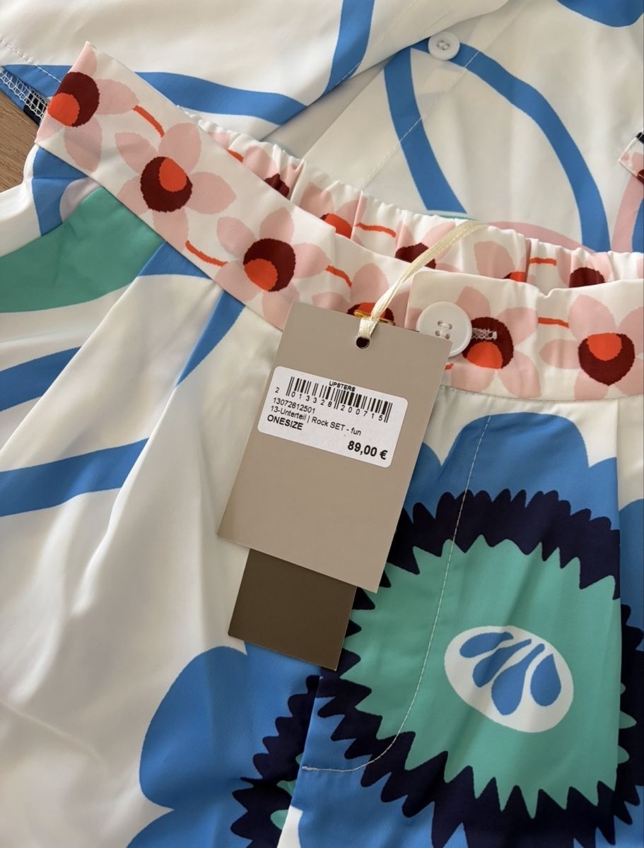 Lotti di vestiti: Set Shorts & Bluse von UPSTERS – Nuovo (secondo la descrizione) da Küsnacht ZH venduto da mostwantedpieces 1