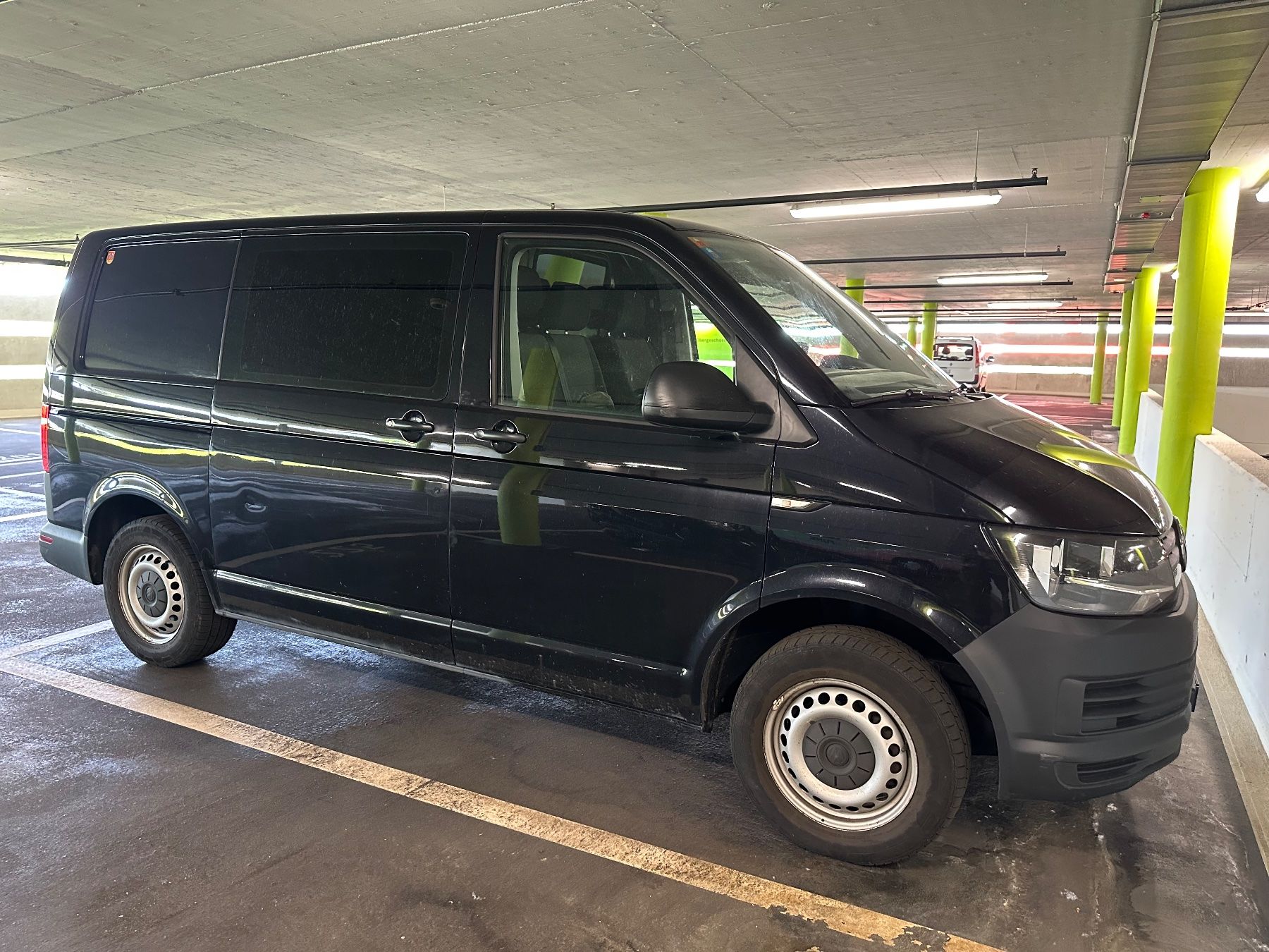 VW Autos: VW Bus T6 Allrad Schalter Diesel – Gebraucht aus Baar von Swordwalhalla 7