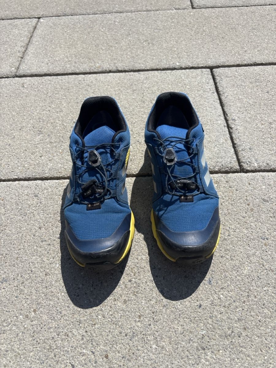 Adidas Chaussures garçon: Adidas Terrex CoreTex Trekkingschuhe, Grösse 37 1/3 – D'occasion à Wohlen AG par Michi761