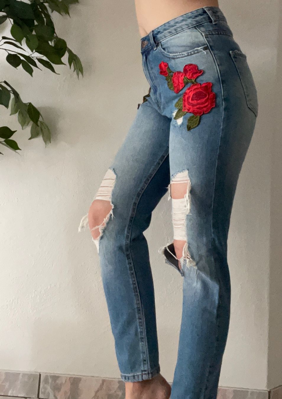 Hosen: Damen Denim oversized Jeans Hose mit Rosen – Gebraucht aus Galgenen von Miachelle