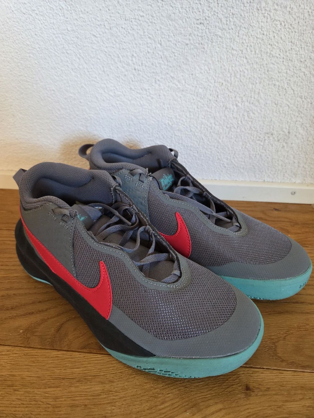 Nike Scarpe da uomo: NIKE TEAM HUSTLE D 10 gr. 38.5 – Nuovo (secondo la descrizione) da Schenkon venduto da jogibaboo1