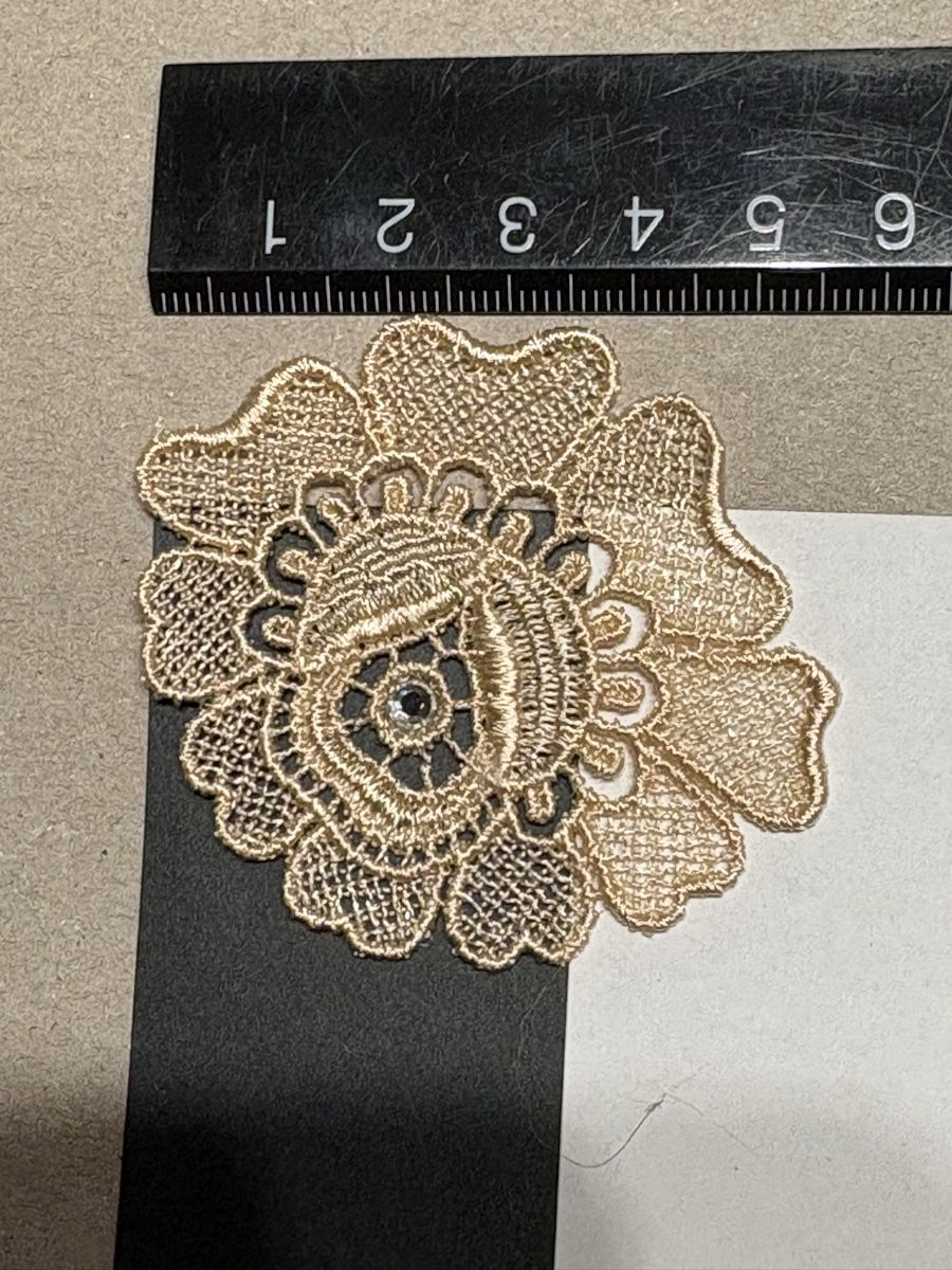 Toppe: Spitzen Aufnäher Blume – Nuovo (secondo la descrizione) da Rümlang venduto da baselsale1