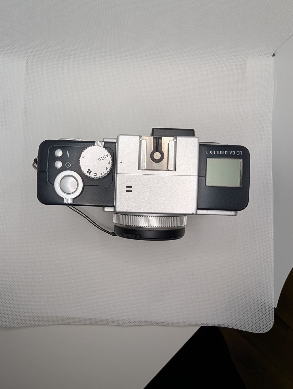 Leica Kamera: Leica Digilux 1, Klassiker mit CCD-Sensor & Summicron – Gebraucht aus Belp von tacco87 2