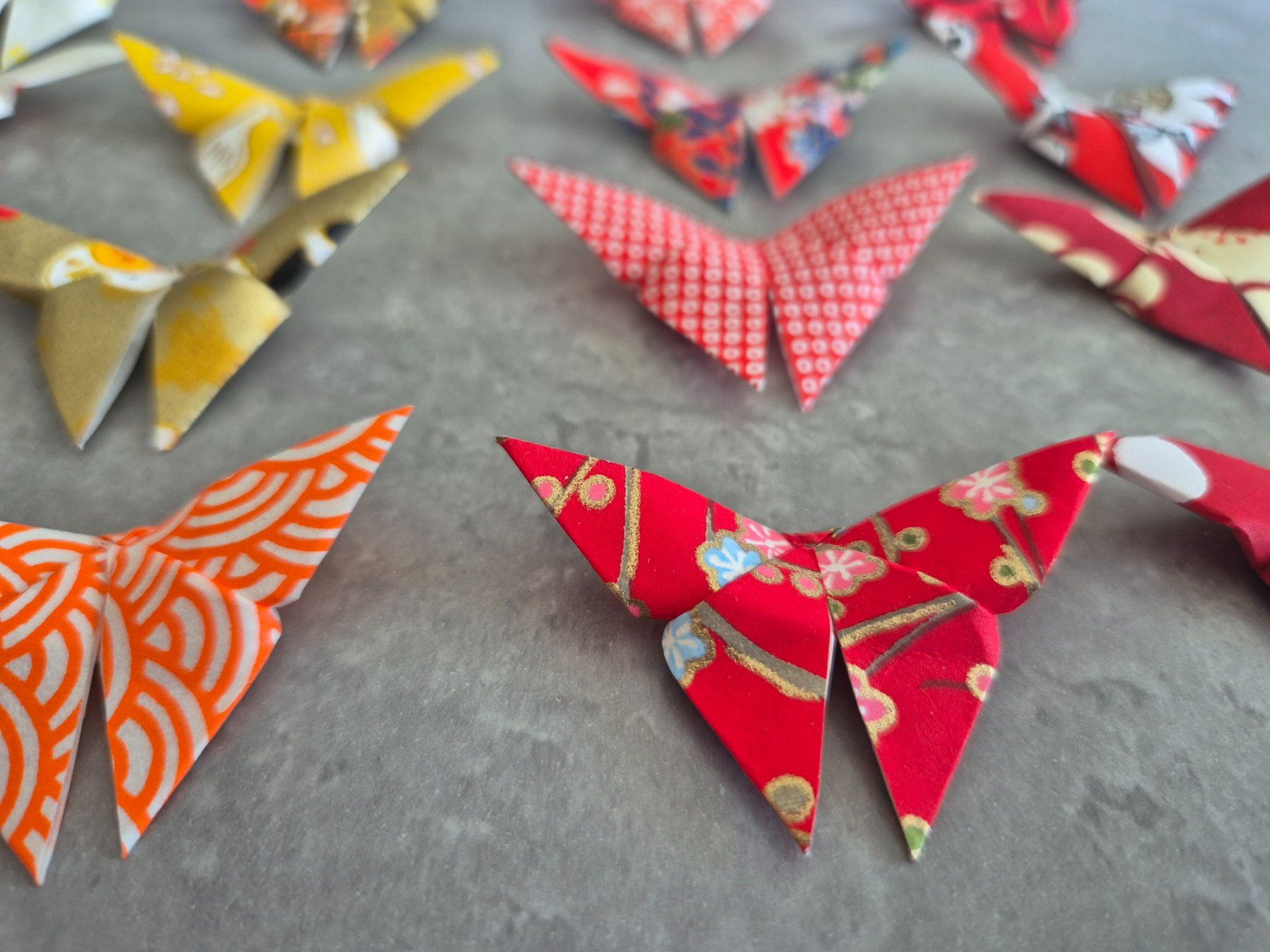 Alle Dekorationen: 20 Origami Schmetterlinge rot-gelb – Neu und originalverpackt aus Zürich von brifo64 4