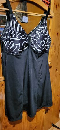 Damen Badkleid mit Röckli gr xl neu