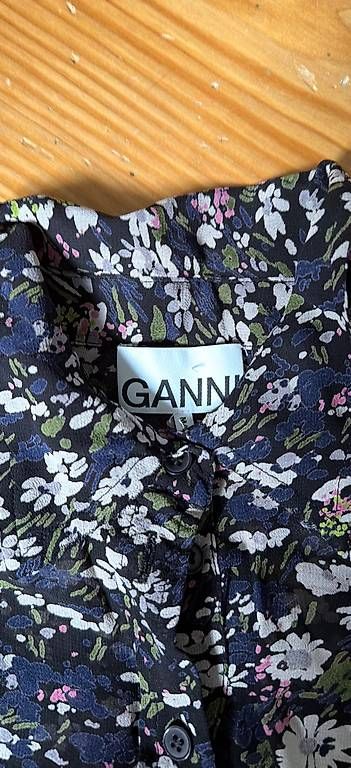 Blusen: Ganni Bluse – Gebraucht aus basel von j_4056 1