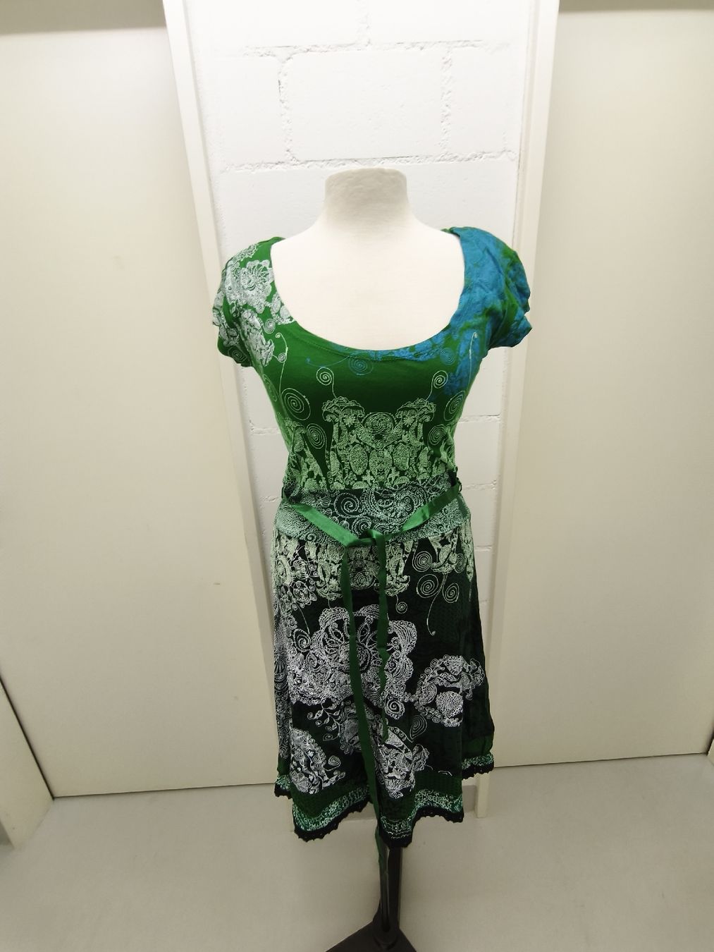Desigual Vestiti: Desigual Kleid – Usato da Hochdorf venduto da Berry005 7