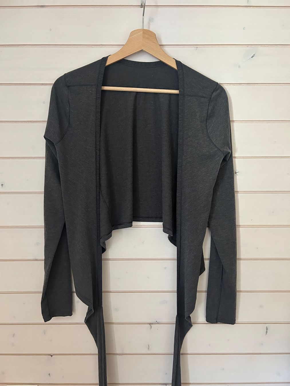Lululemon Tops: Lululemon Tied to It Wrap Top - Gr. S – Gebraucht aus Illnau von Monkky 5