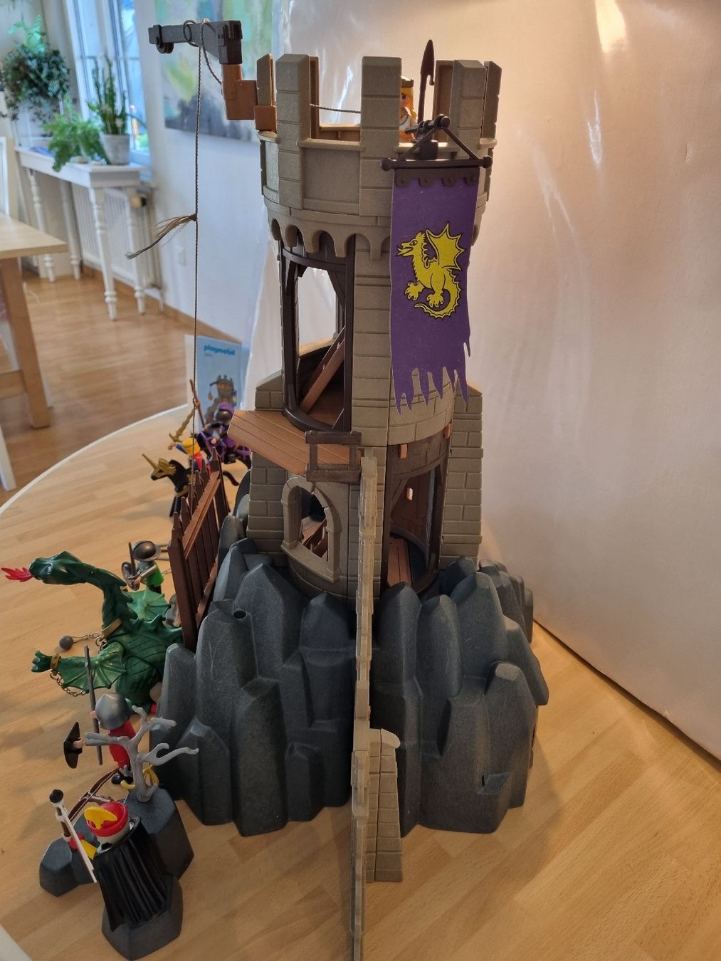 Playmobil Spielzeuge: Playmobil Drachen Turm Ritter – Gebraucht aus Bätterkinden von  5