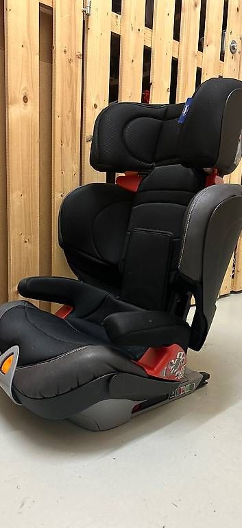 Sièges auto: Siege pour enfant ajustable – D'occasion à St-Sulpice VD par myl_2wng 1