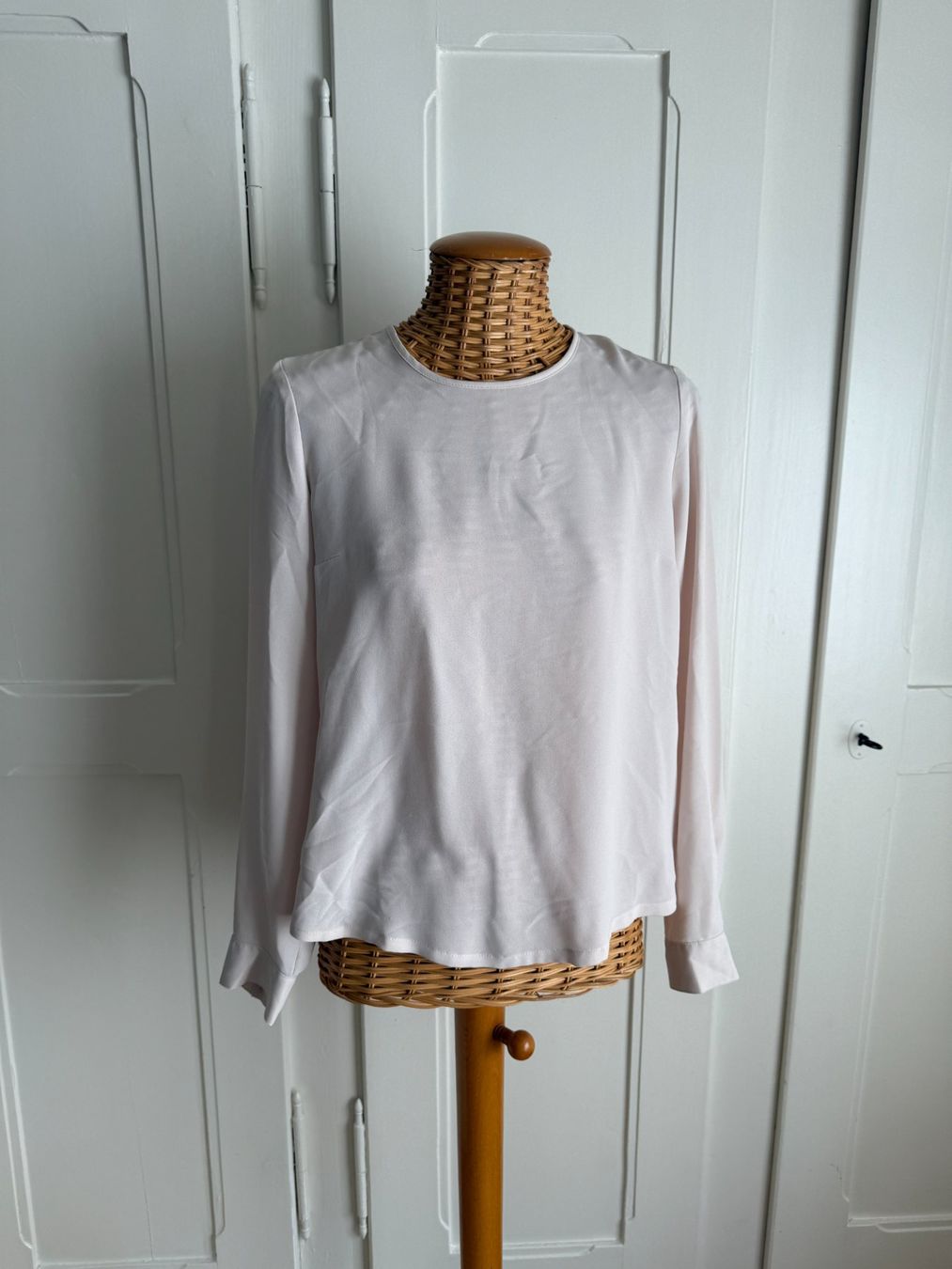 Camicette: FOREVER 21 - Bluse beige fliessend S – Usato da Zürich venduto da Diazaio
