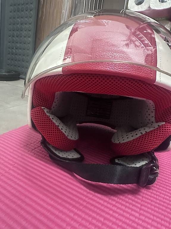 Caschi & visiere: Helm in Gr.S – Usato da Winkel venduto da Crolady01