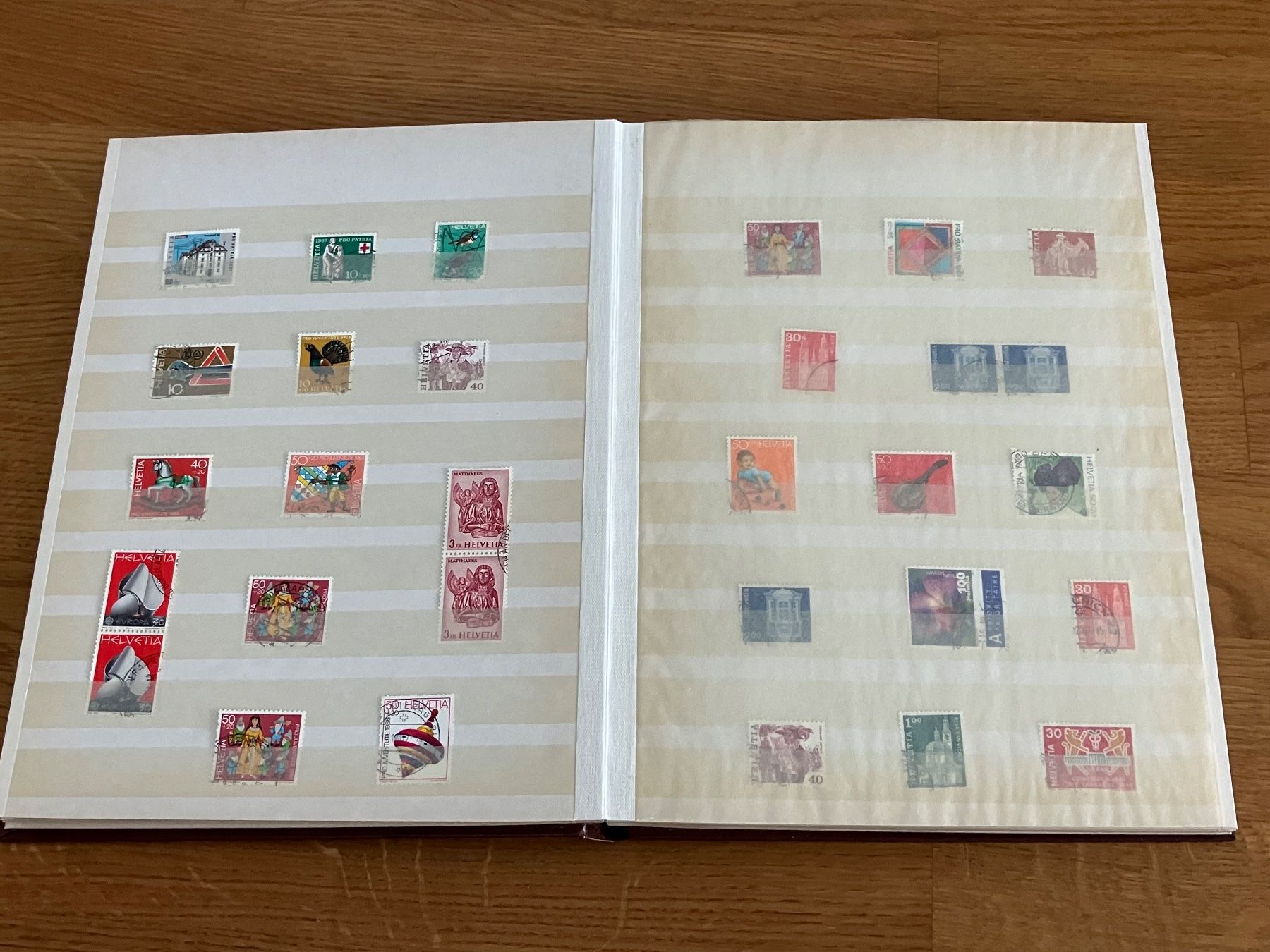 Tutti i francobolli: Schweiz  album  32 seiten – Usato da Riehen venduto da vernizi 4