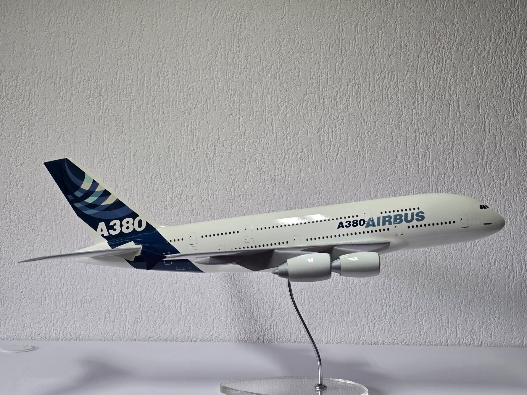 Kit di modellismo & Modellini statici: Daron, Sky Marks, usw. Airbus A 380, Werksfarben, – Usato da Kloten venduto da Nicola2 4