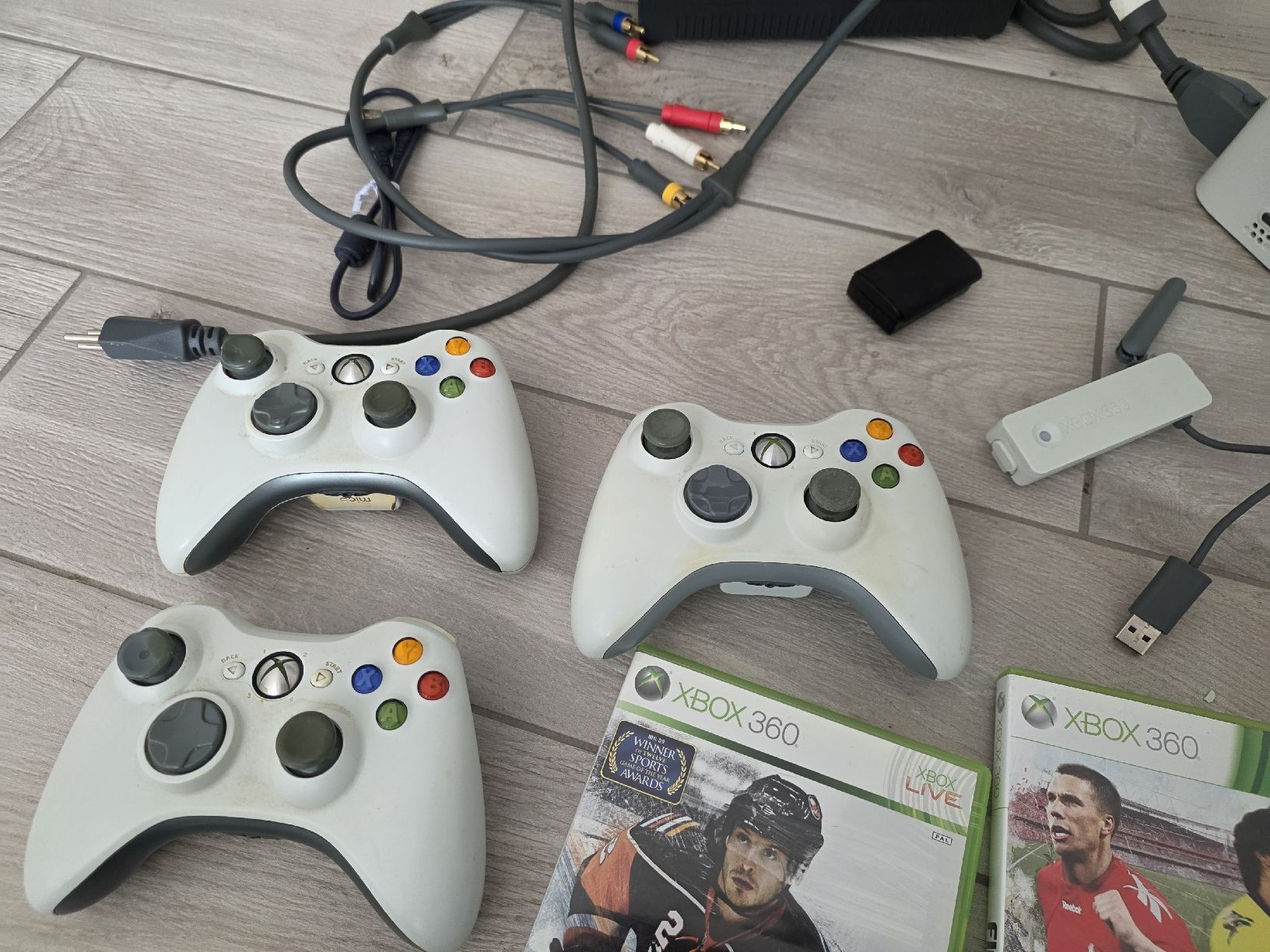 Microsoft Console: Microsoft Xbox 360 Konsole mit 3 Controllern  – Usato da Dorf venduto da Echo_Elements 1