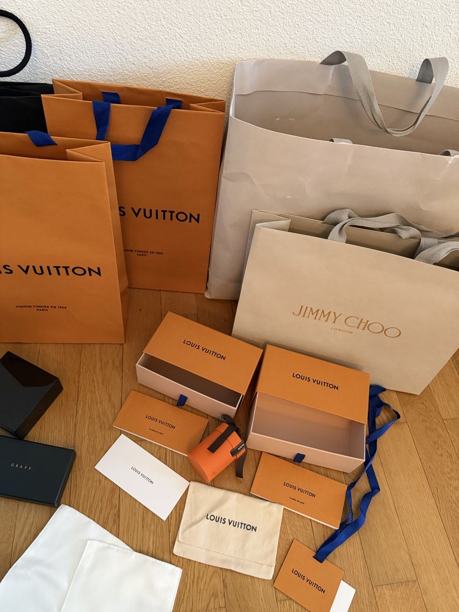 Chanel Taschen für Damen: Louis Vuitton, Chanel, Graf, Jimmy Choo – Neu (gemäss Beschreibung) aus Zumikon von DamenFashionShop 7