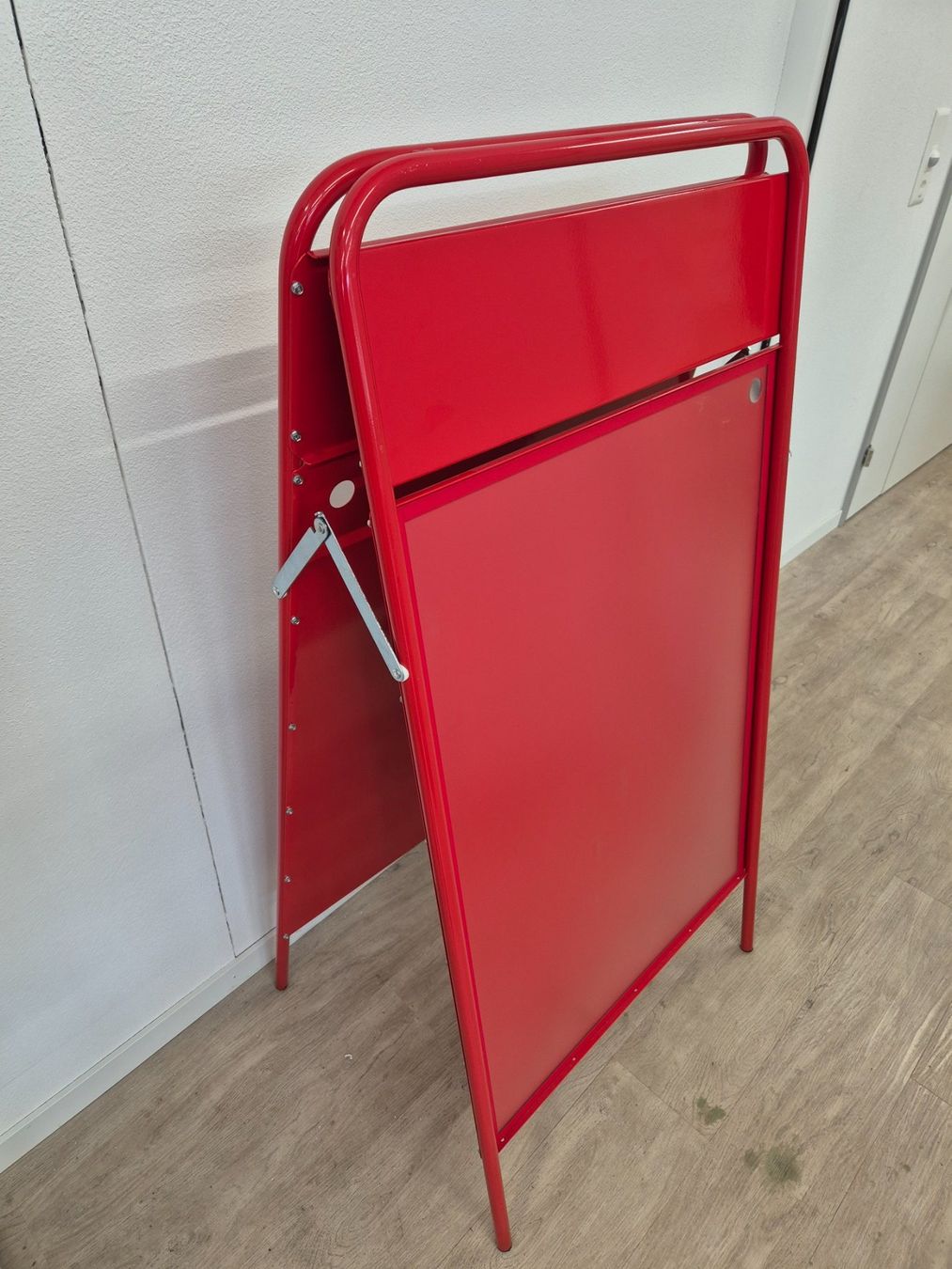 Insegne: Werbetafel / Kundenstopper Metall Rot – Usato da Elgg venduto da computerbrocki 1