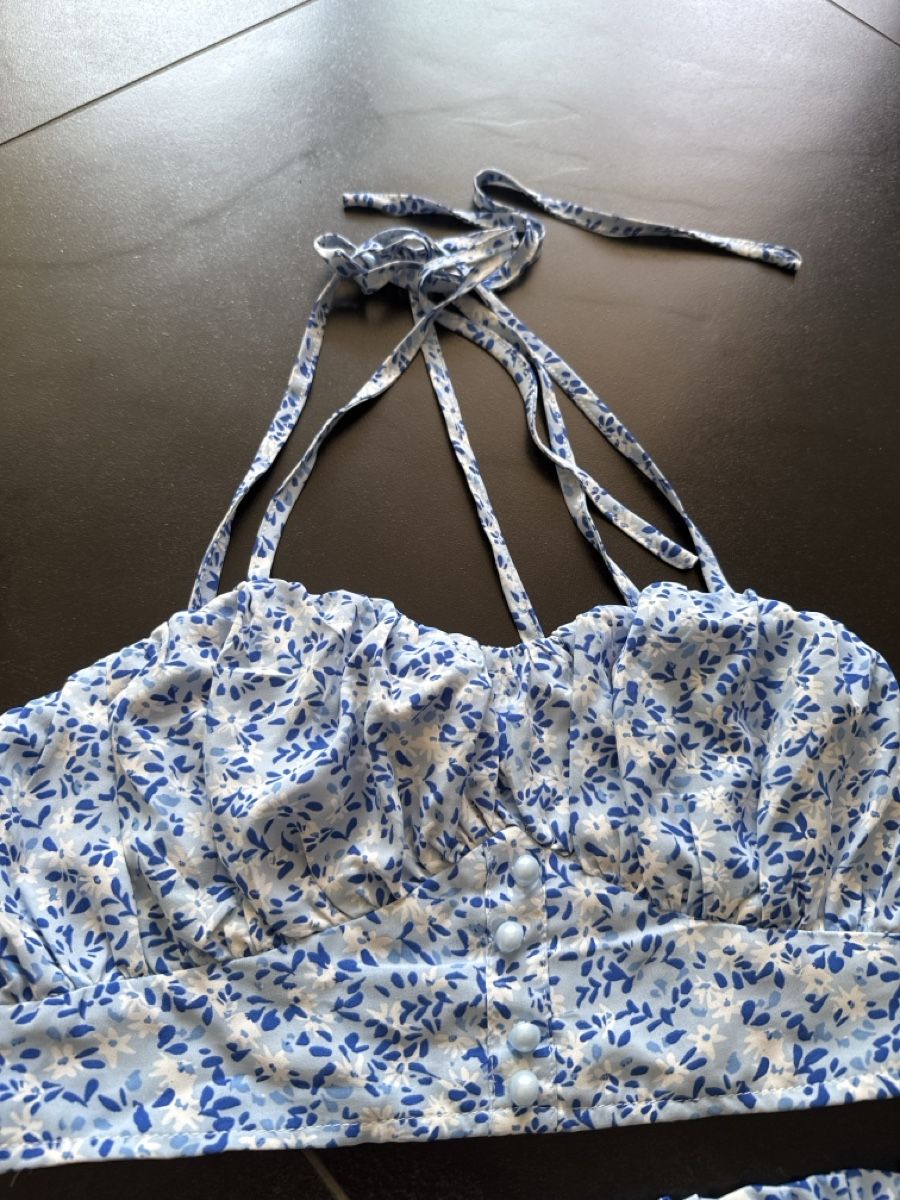 Shein Lots de vêtements: Zweiteiler Top und Rock Blumenmuster Grösse 34 – Neuf (Voir description) à Bilten par and_6hjn 1