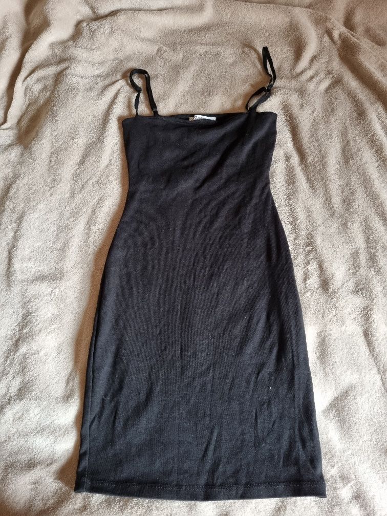 Zara Kleider: Robe noire Zara - Taille S – Gebraucht aus Riddes von pierre-a-facettes