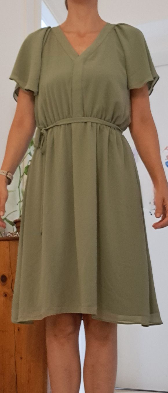 H&M Robes: Robe verte taille S – Neuf avec emballage d'origine à Rolle par Loutre84 1