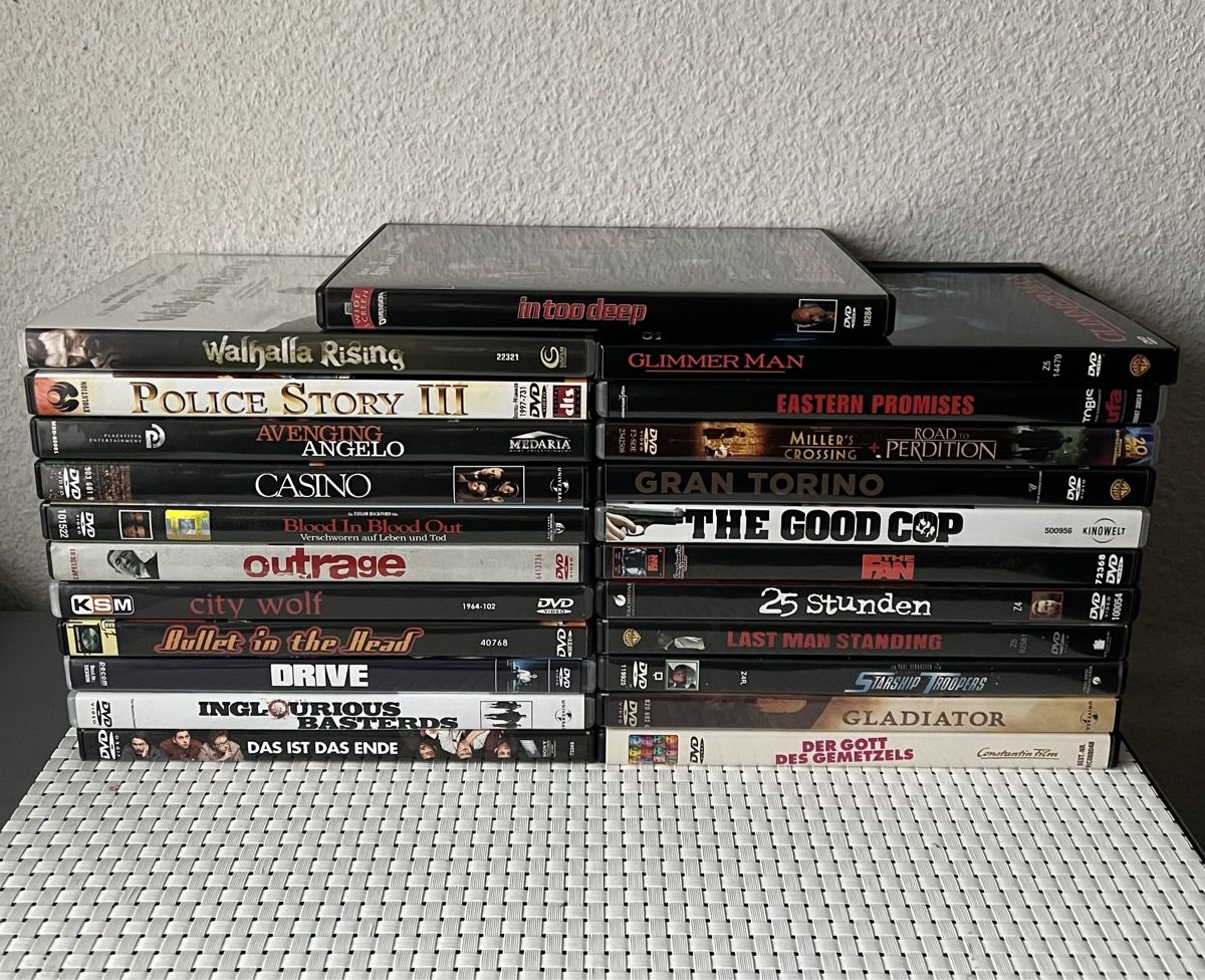 Tutti i DVDs: DVD Sammlung – Usato da Flawil venduto da NiceT