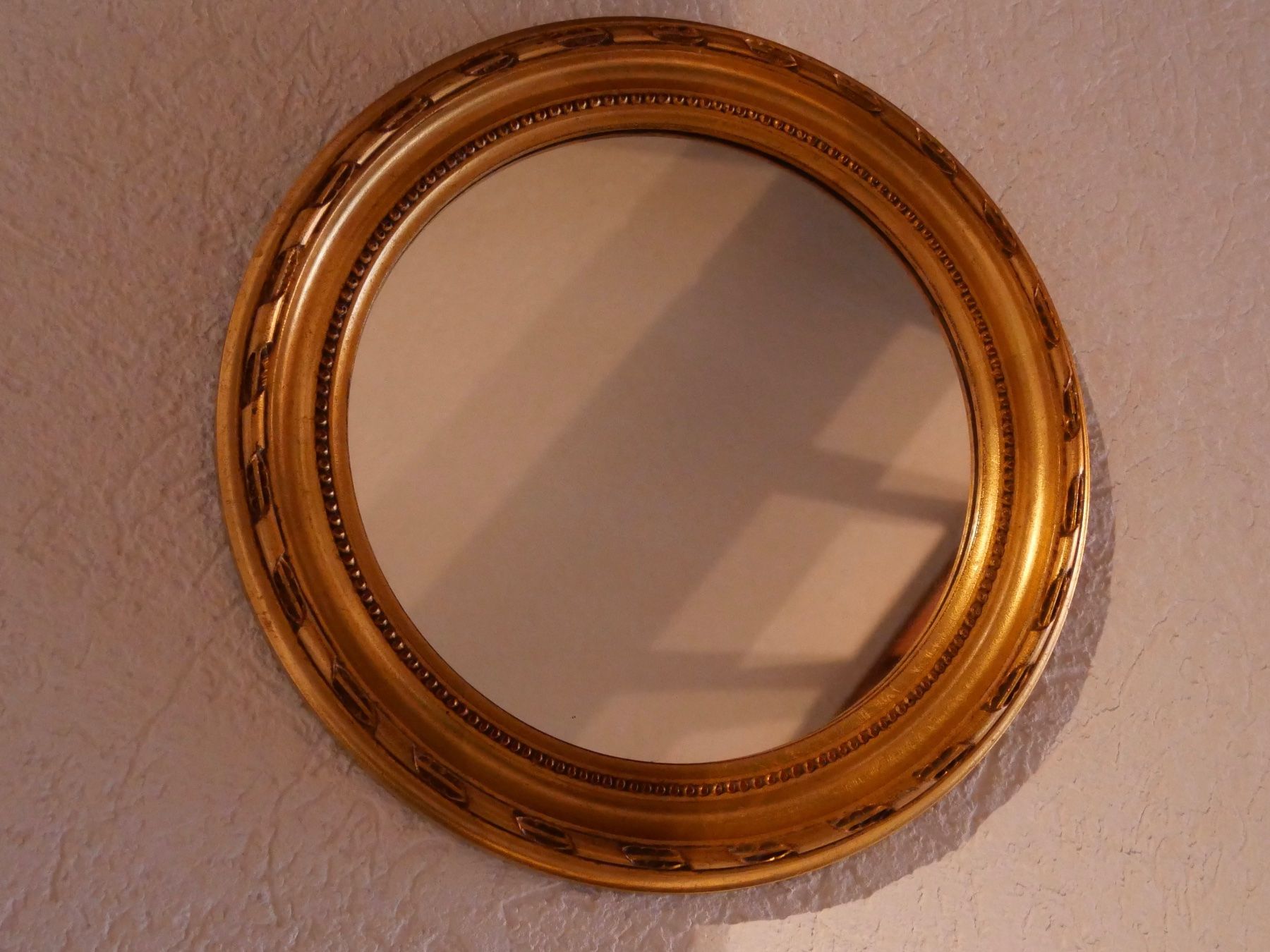 Specchi: Miroir rond doré chic et intemporel – Usato da Yverdon-les-Bains venduto da PeneloPe021