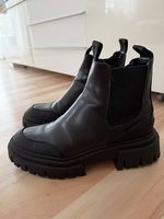 Schwarze Chelsea-Boots, Grösse 38