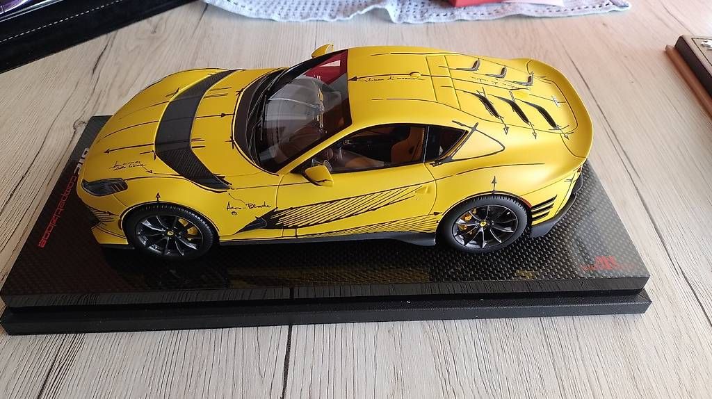 Ferrari Modellini d'auto: Ferrari 1/18 – Nuovo e nell'imballaggio originale da Ostermundigen venduto da nikcal 4