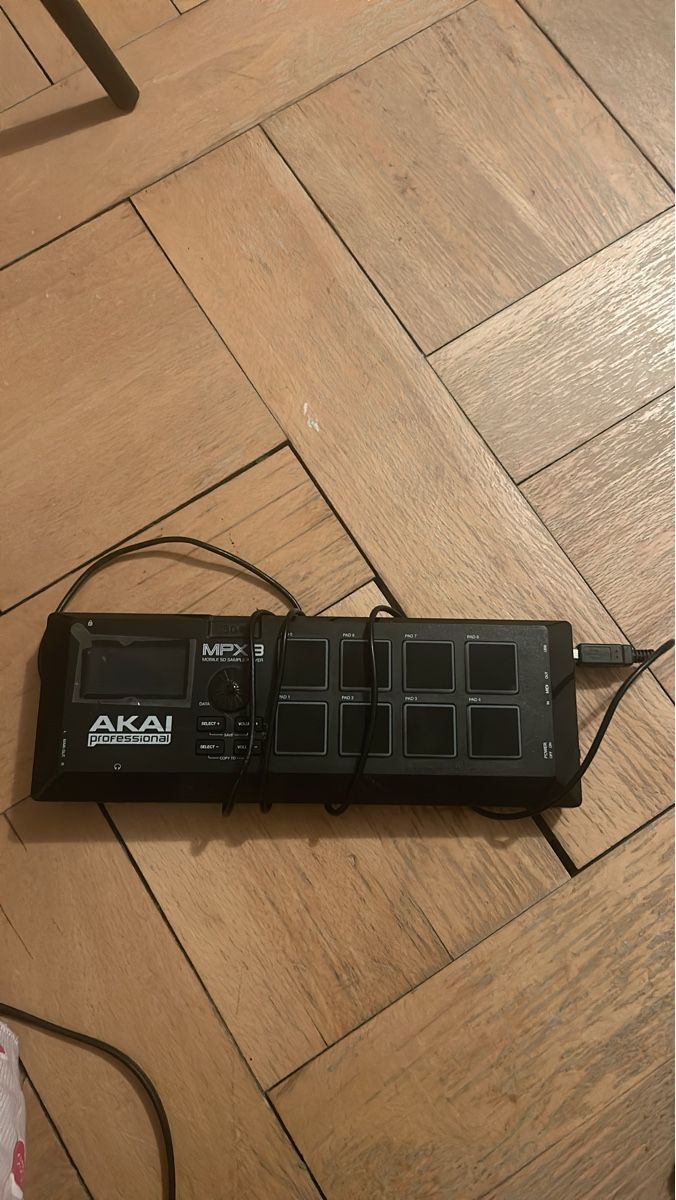 Akai Strumenti musicali: Akai Professional MPX8 Sample Player – Usato da St. Gallen venduto da Nasushi