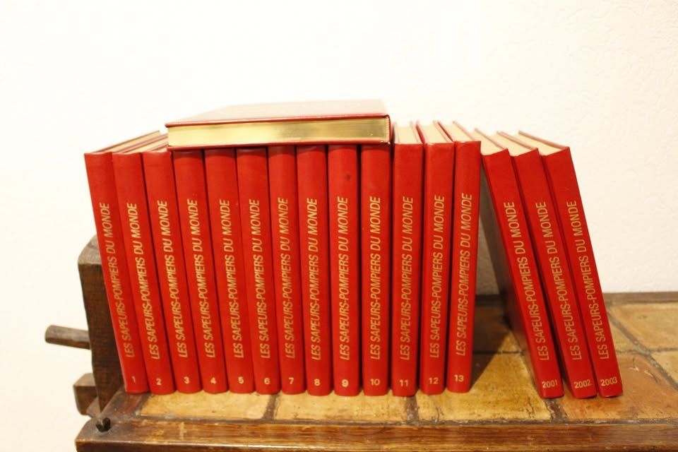 Libri: Les sapeurs-pompiers du monde – Usato da Meyrin venduto da Iron_Goat 1