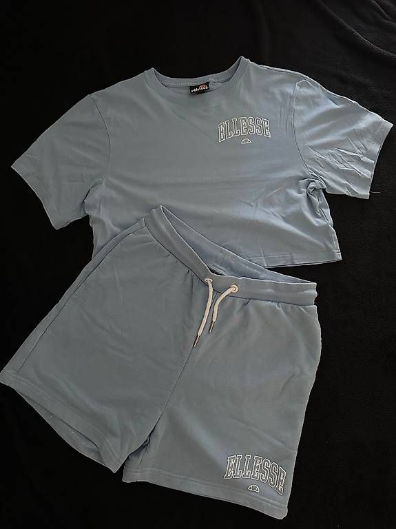 Lotti di vestiti: Ensemble Ellesse – Usato da Sion venduto da nao_2cg5