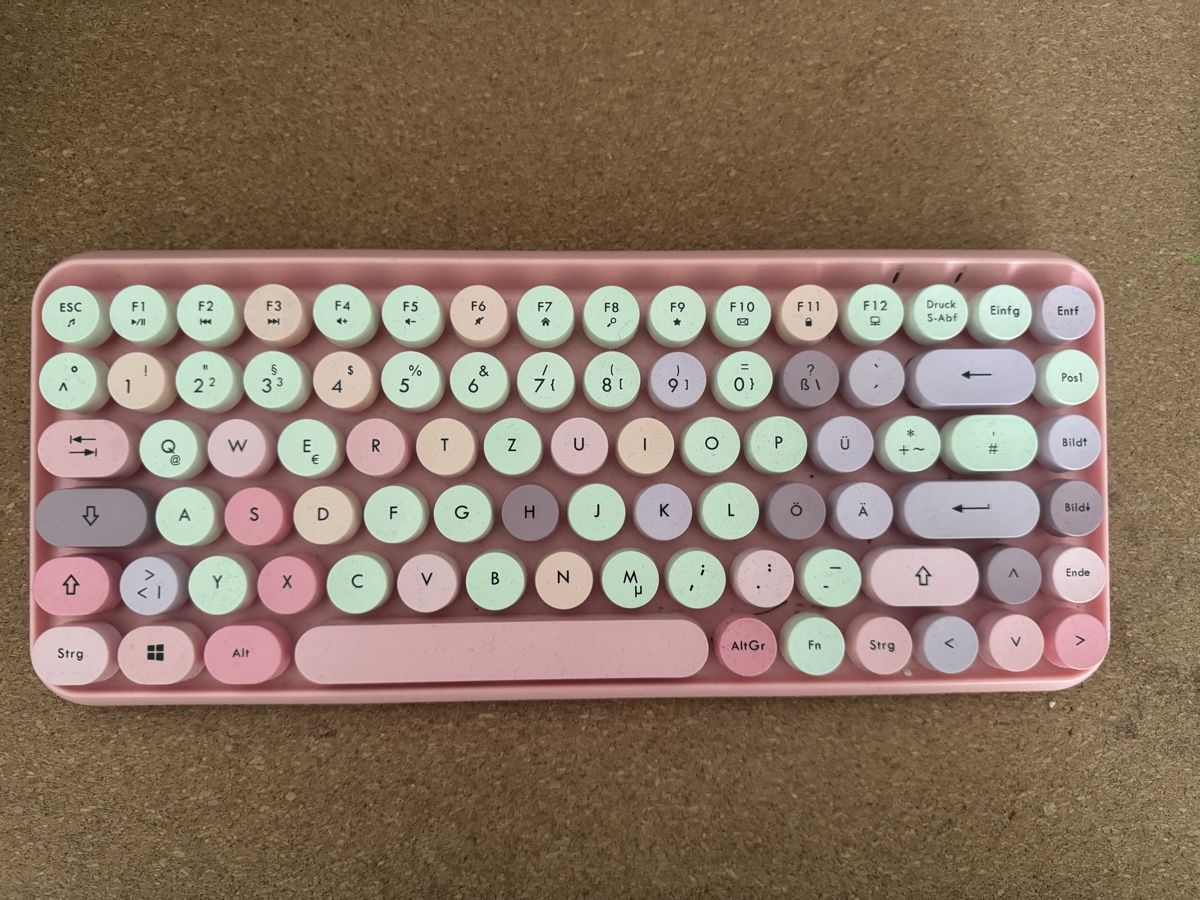 Tastiere: Farbige Bluetooth Tastatur – Nuovo (secondo la descrizione) da Pratteln venduto da lea_v2ps