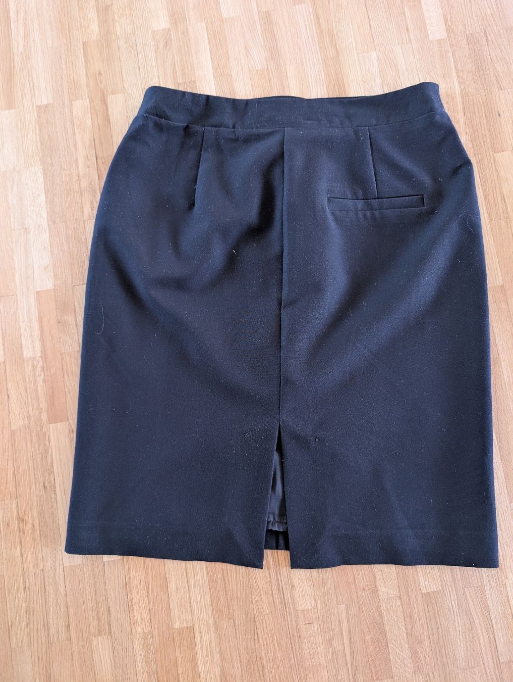 Mango Röcke: mango Black Pencil Skirt, Size 36 – Gebraucht aus Zürich von morgannpz 1
