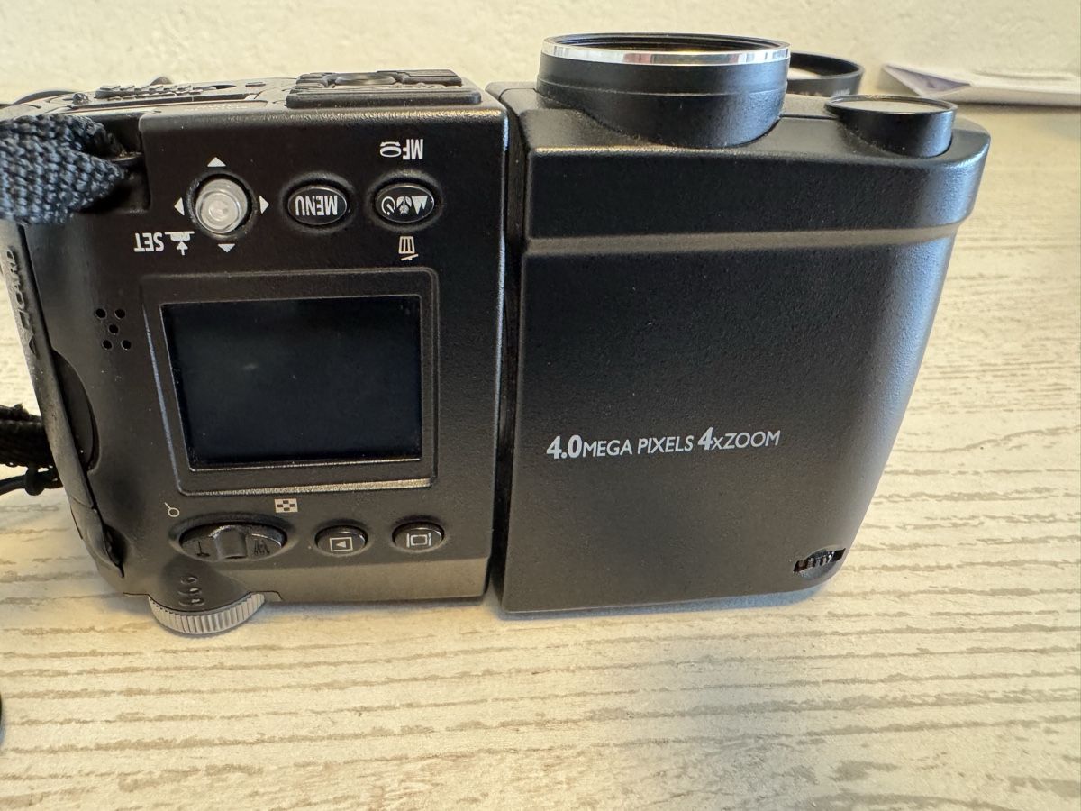 Nikon Appareil photo: Nikon coolpix 4500 Digitalkamera – D'occasion à Zunzgen par milesdavis76 6