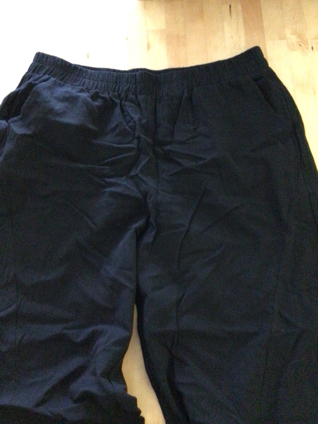 Hosen: 2x weite Hosen Gr. XL – Neu (gemäss Beschreibung) aus Einsiedeln von Tru7 3