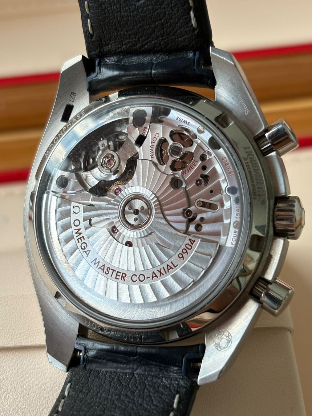 Omega Montres: OMEGA Speedmaster Moonphase Fullset – D'occasion à Birsfelden par Mynos 2