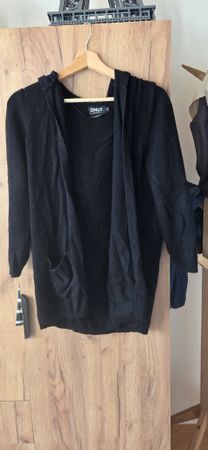 Schwarze Strickjacke mit Kapuze  M