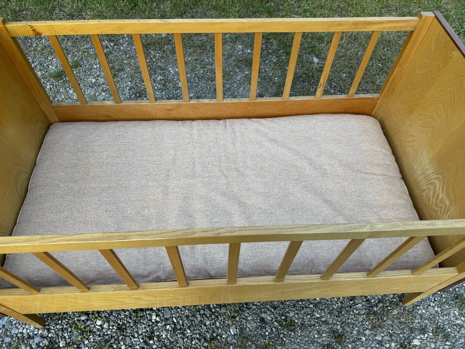 Letti: Altes Kinderbett aus Holz – Usato da Schönenberg an der Thur venduto da ottawa06 6