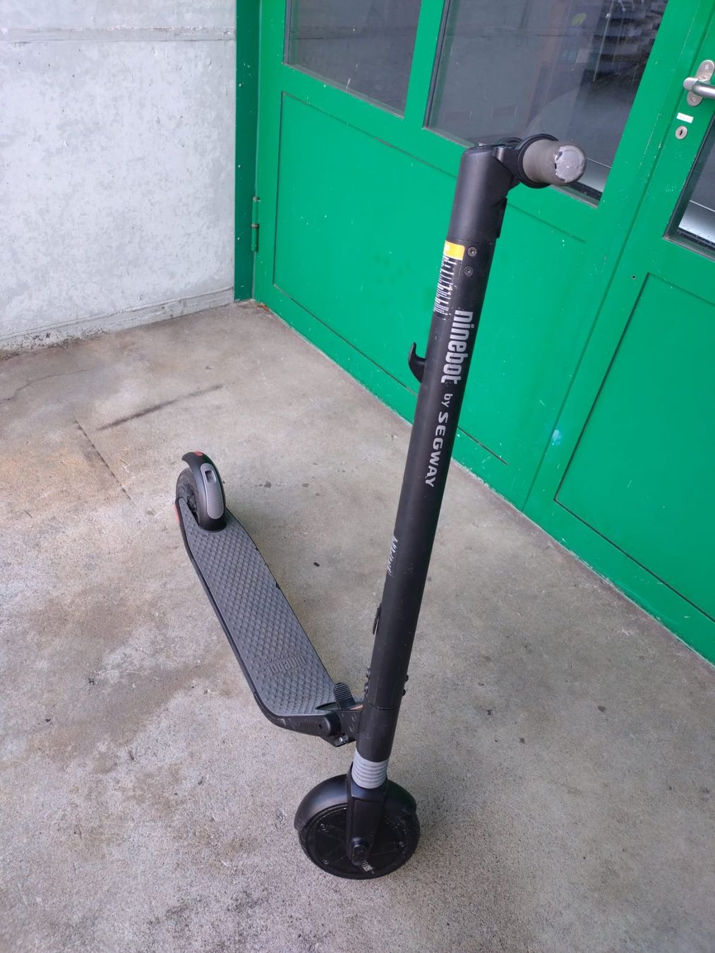 Scooters: Elektro Scooter Ninebot ES1 – Defekt aus Wald ZH von darioq21