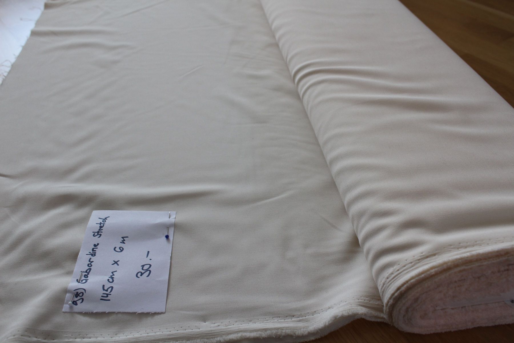 Stoffe: Gabardine-Stretch – Neu (gemäss Beschreibung) aus Zürich von yvo_9d6l 1