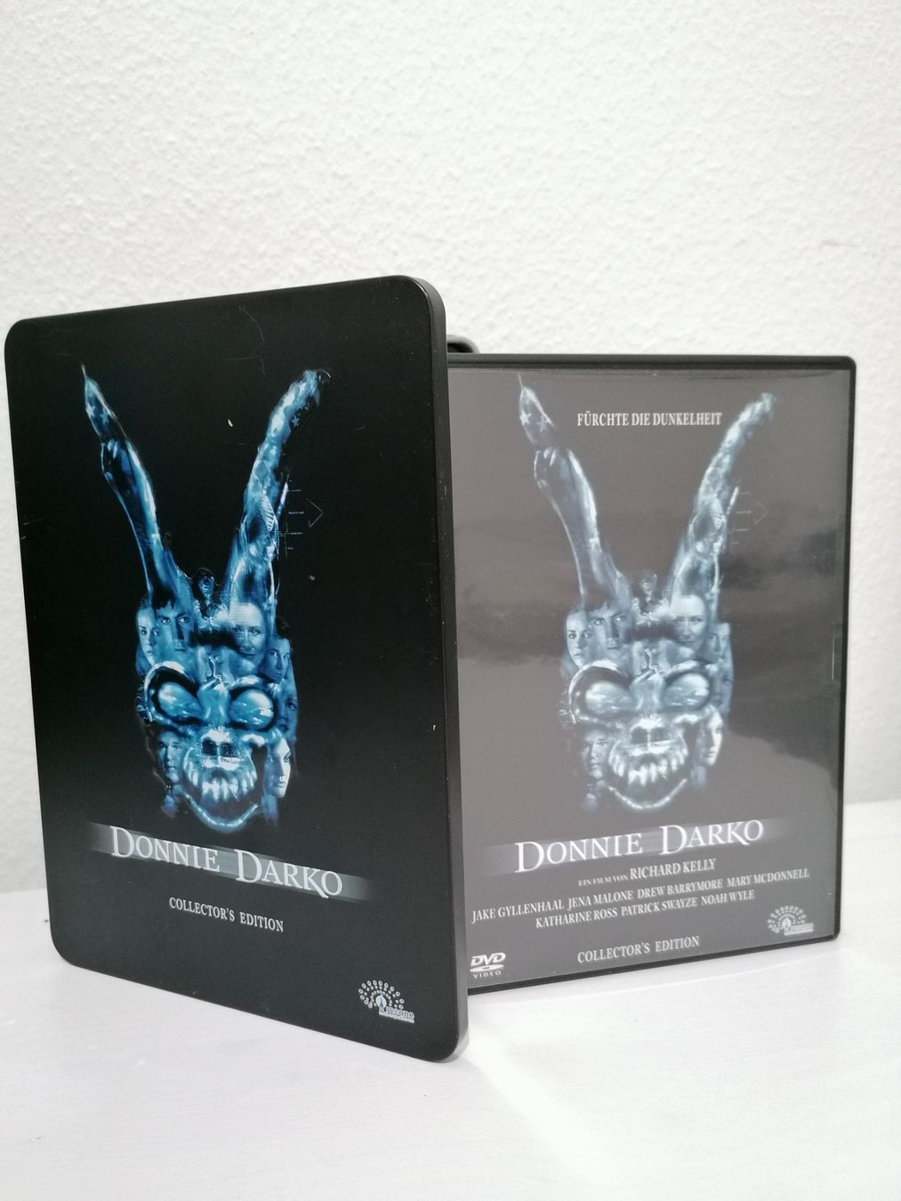 Tutti i DVDs: Donnie Darko - Collectors Edition – Usato da Binningen venduto da samorga21 3