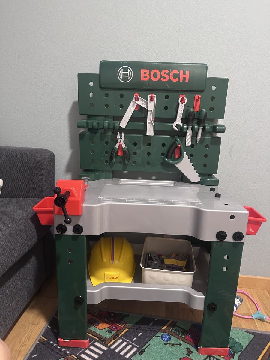 Bosch Werkbänke: Kinder Werkstatt – Gebraucht aus Zürich von vjo_cfd9