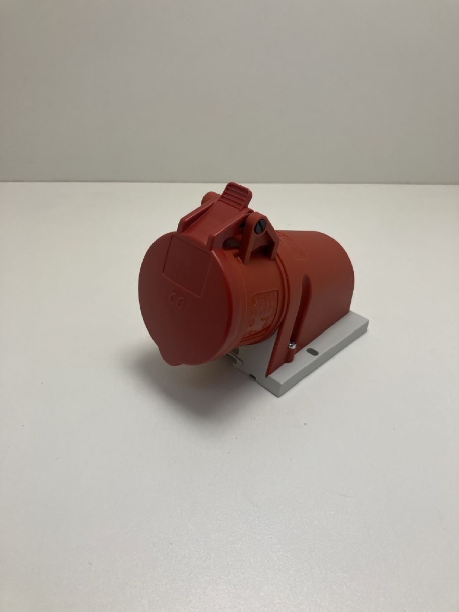 Mennekes Stecker: Mennekes CEE-Steckdose 16A, 5-polig, 6h – Neu und originalverpackt aus Bilten von Rocky1291