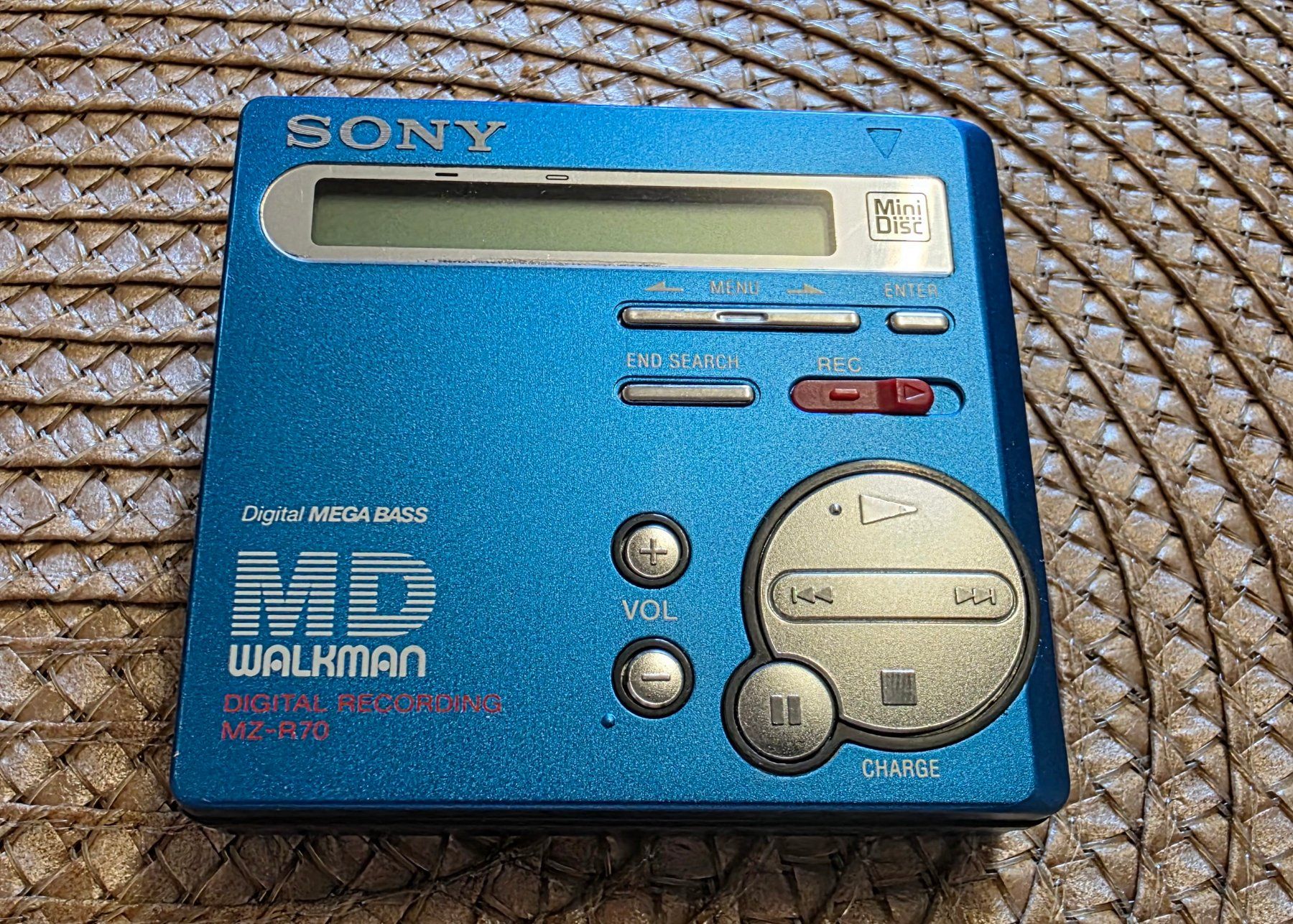 Sony Minidisc: Sony Minidisc MZ-R70 – Usato da Luzern venduto da Sulfato