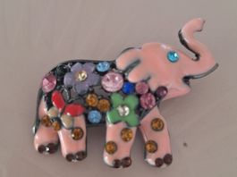 ELEFANT MIT GLANZ STEINE