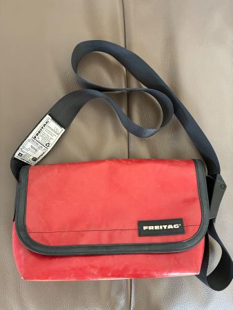 Freitag Hawaii Five-O F41 - Rouge mat