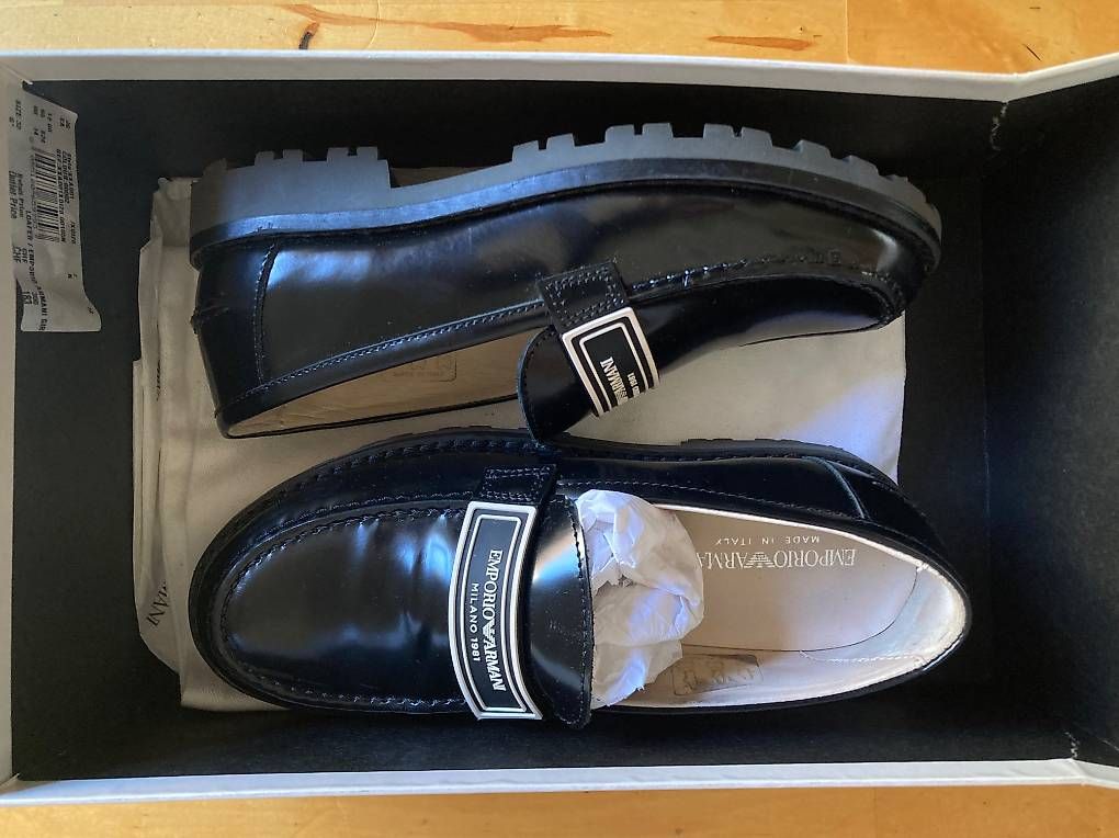 Armani Scarpe per ragazzi: Armani Kinder-Loafer 32, ungetragen – Nuovo e nell'imballaggio originale da zürich venduto da lamatoir 1