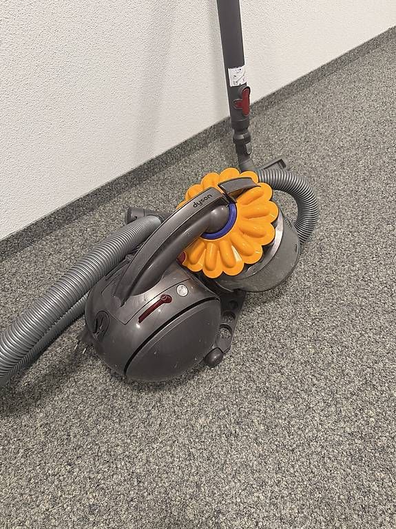 Aspirateurs & Accessoires: Dyson DC33 – D'occasion à Siglistorf par nin_gl2p