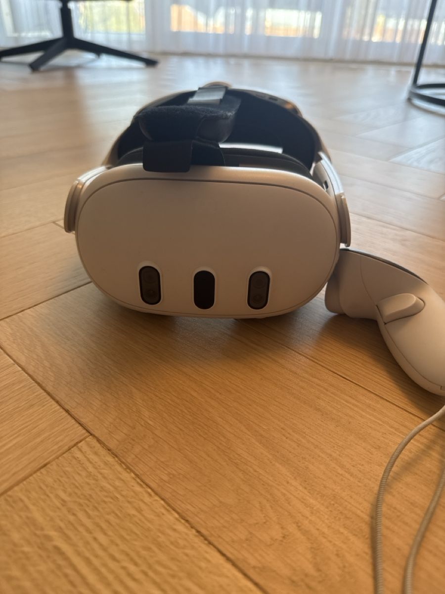 Meta Casco VR: Meta Quest 3 VR Headset mit Controller guter Zustand – Usato da Oberuzwil venduto da mic_ktr9 1