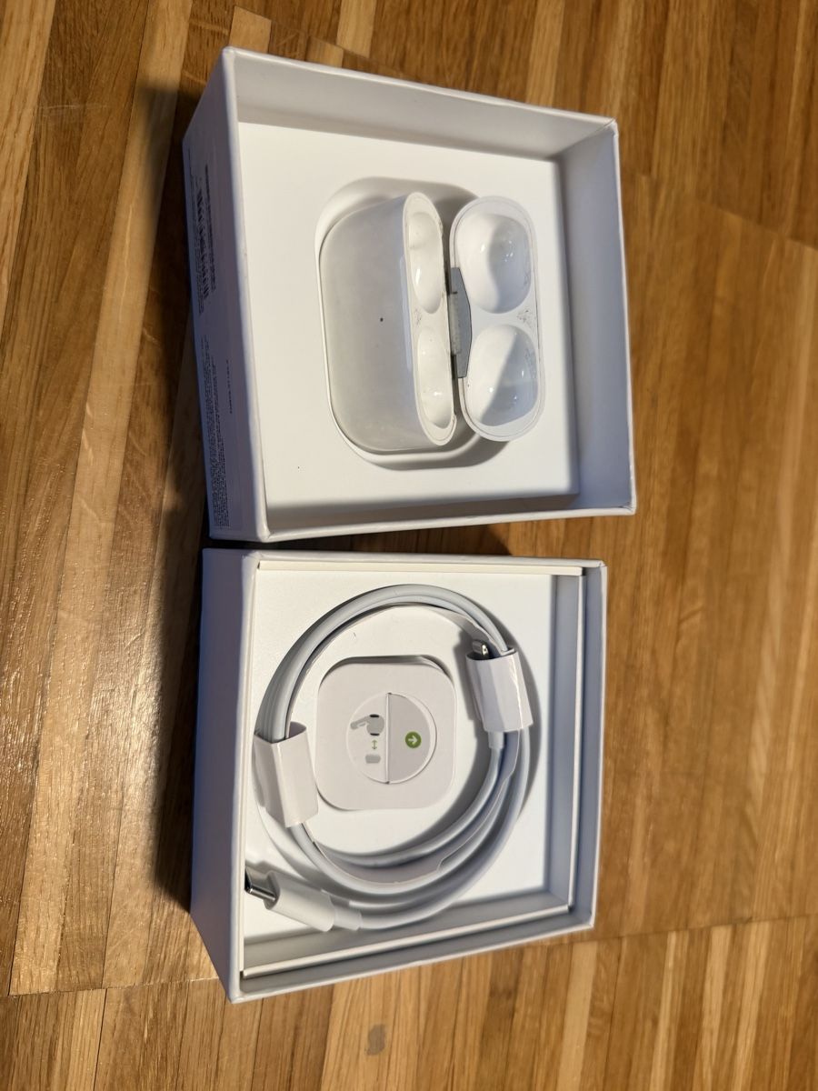 Apple Portables: iPhone 12 Pro mit AirPods  – D'occasion à Schlieren par Kevek.fashion 1